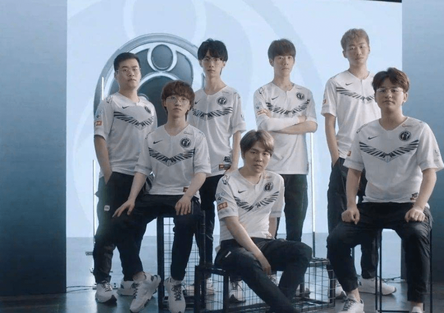 着黯然失色 着黯然失色